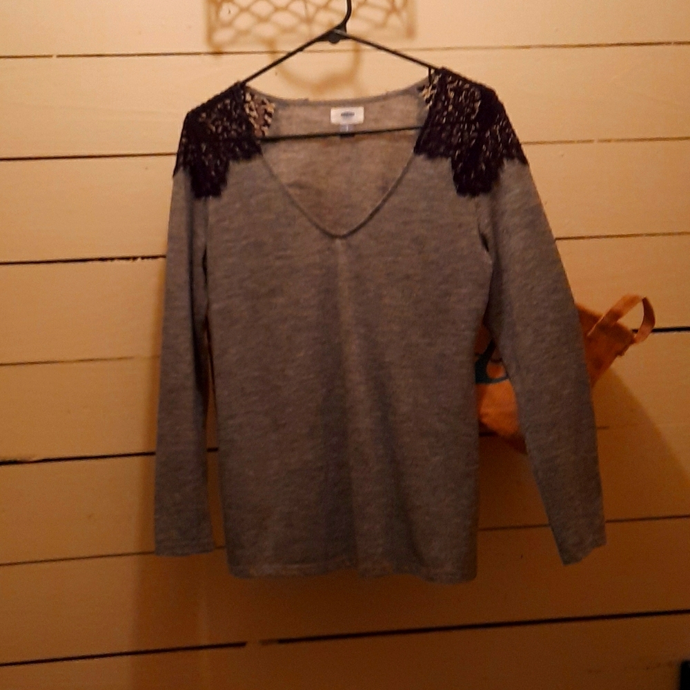 Long sleeve old navy shirt